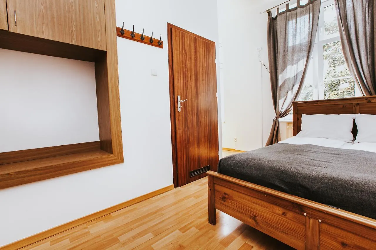 Erasmus Dorm Hotell Warszawa Polen